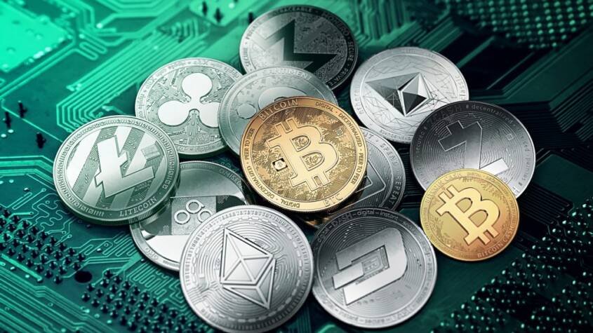 Bitcoin faces major decline amid trade tensions, market fear 1 Cryptocurrency