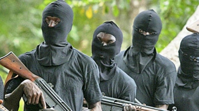 Scores feared abducted as kidnappers raid Abuja estate 1 gunmen e1540578039954