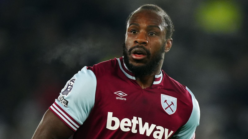 West Ham's Antonio Conscious, Stable after Accident 1 image 31