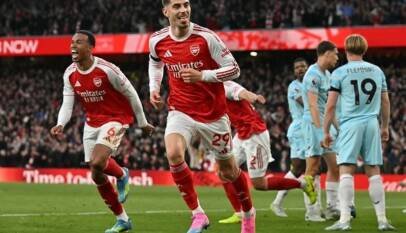 Arsenal close in on Premier League title after narrow win over Burnley 8 Arsenal
