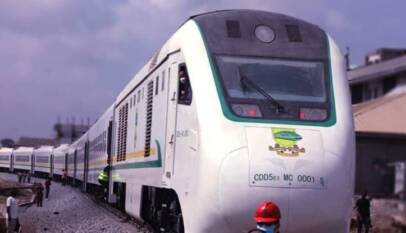 Four killed, 24 injured as Warri–Itakpe train derails 8 nrc